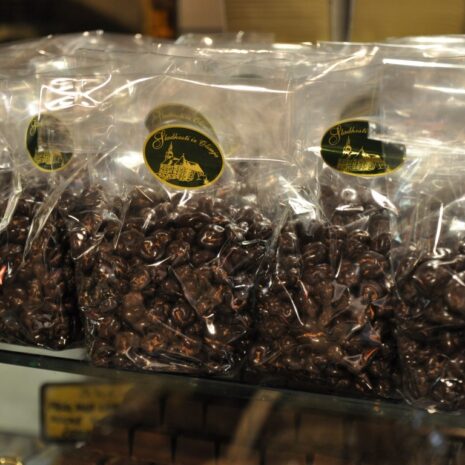 Rozine oblite s tenmo čokolado